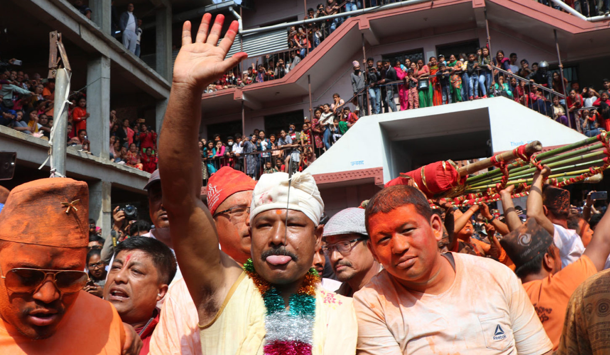 आठौँ पटक जिब्रो छेड्दै बुद्धकृष्ण